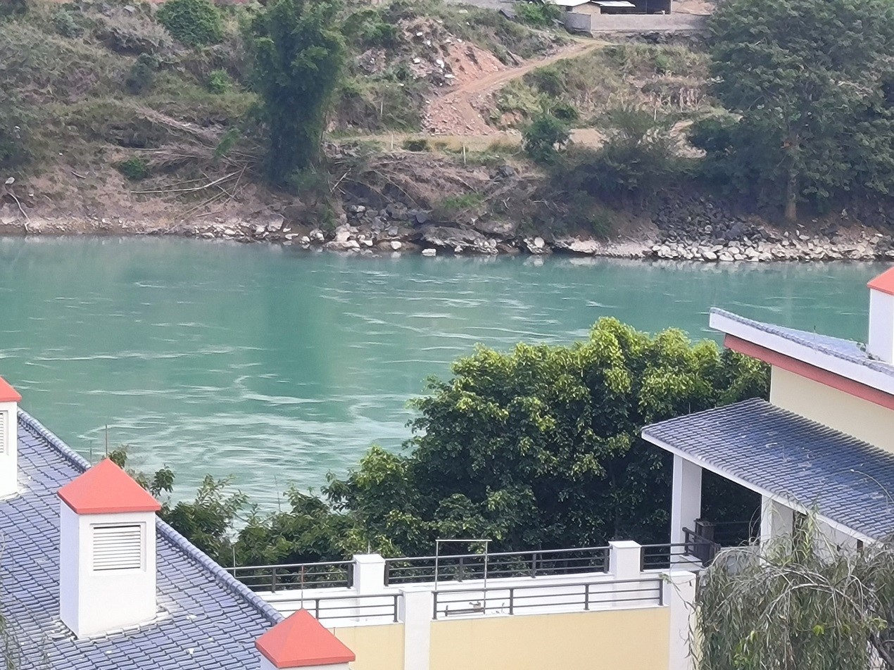 1722579777241036979.jpg 1722579777241036979.jpg